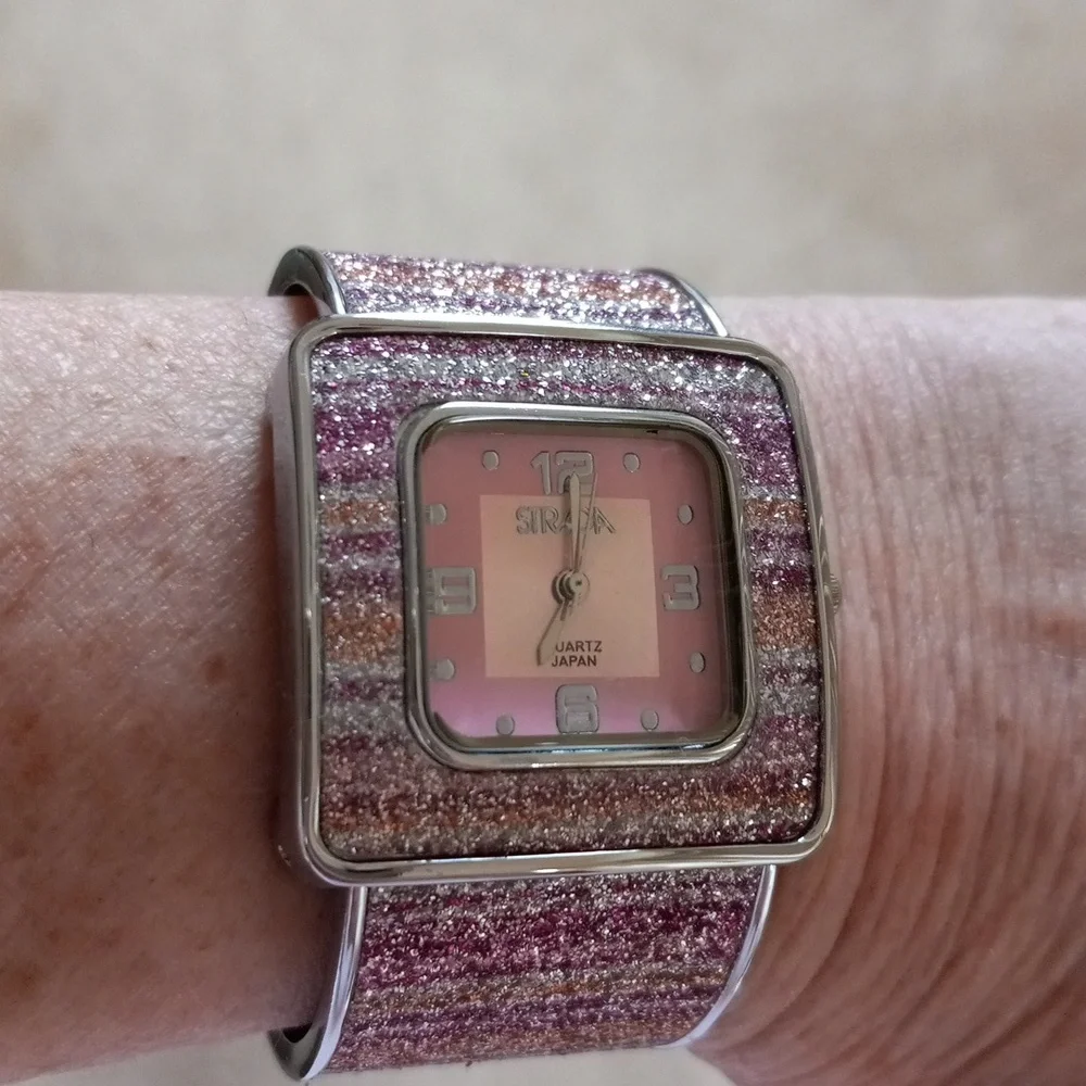 2 Strada Cuff Women's Watches. - Picture 5 of 7